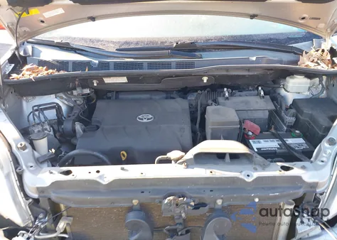 2011 Toyota Sienna Le from USA, damaged, VIN 5TDJK3DC5BS018711